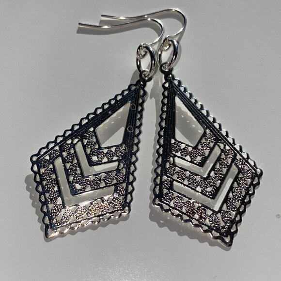 ❤️ Silver Plated Filigree Boho Earrings - Picture 2 of 5